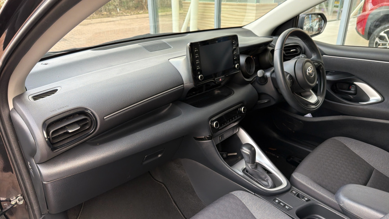 Toyota Yaris 1.5 Hybrid Design 5dr CVT Hybrid Hatchback